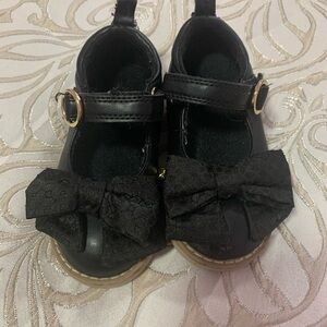 Shoes for baby girl size 6